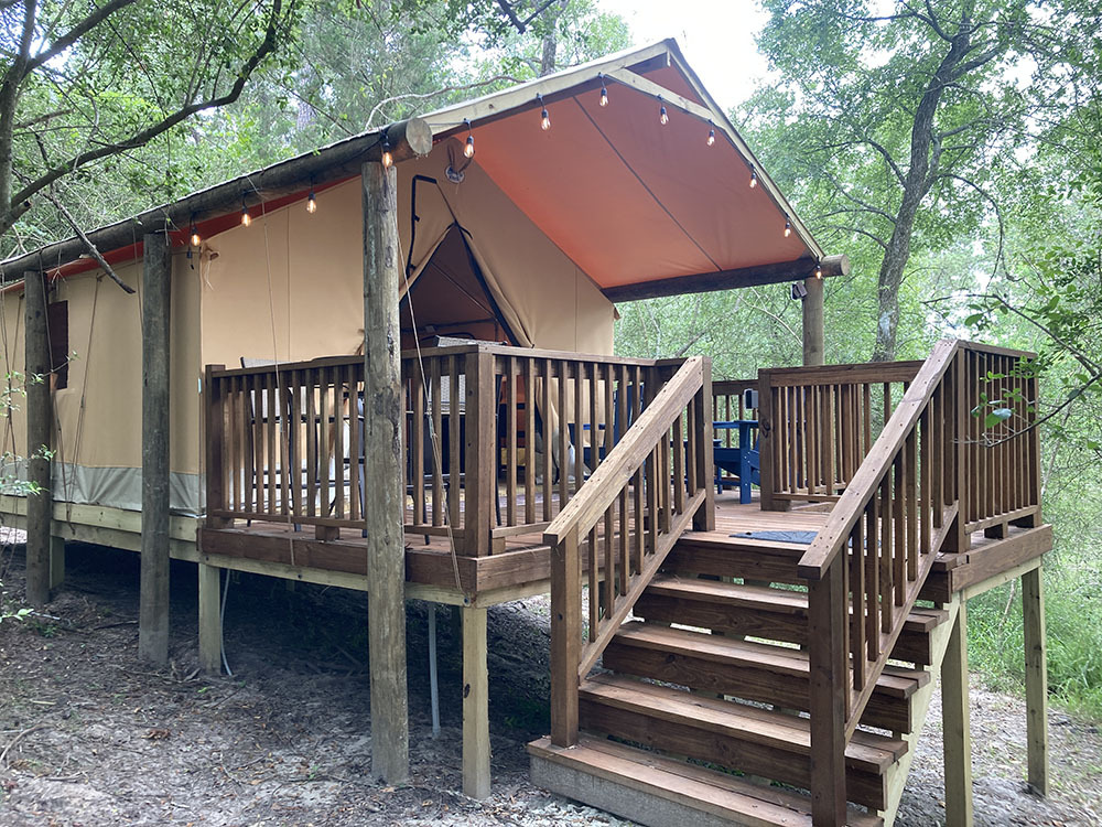 Huckleberry Hut (G4)