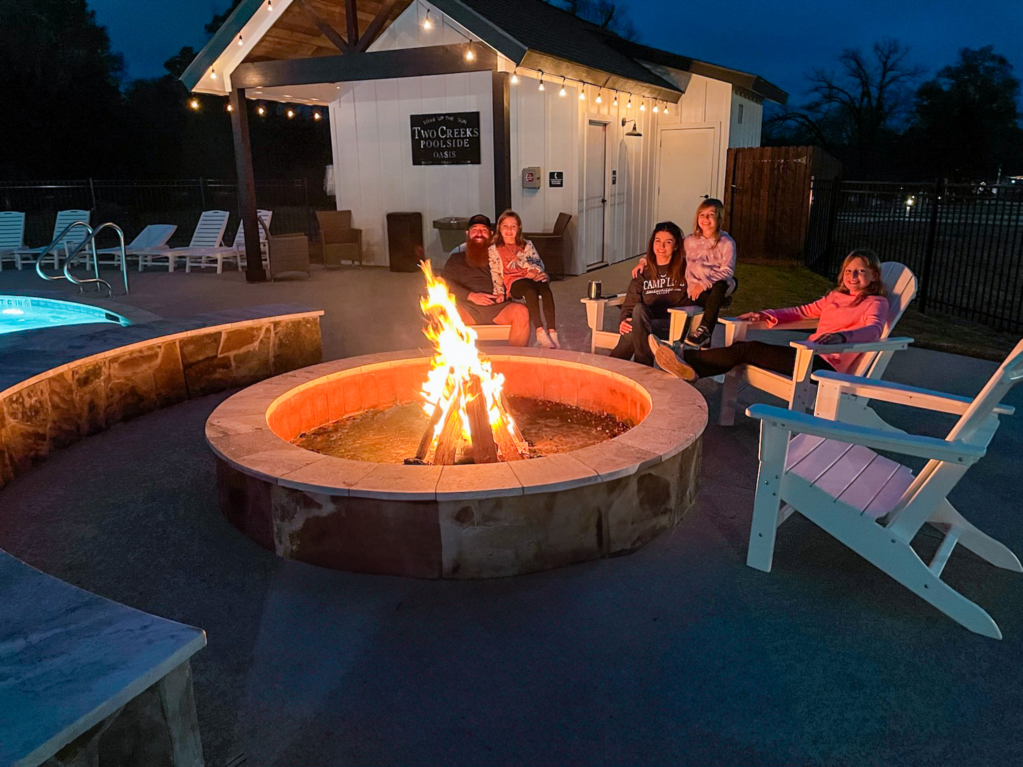 Pool firepit family 1